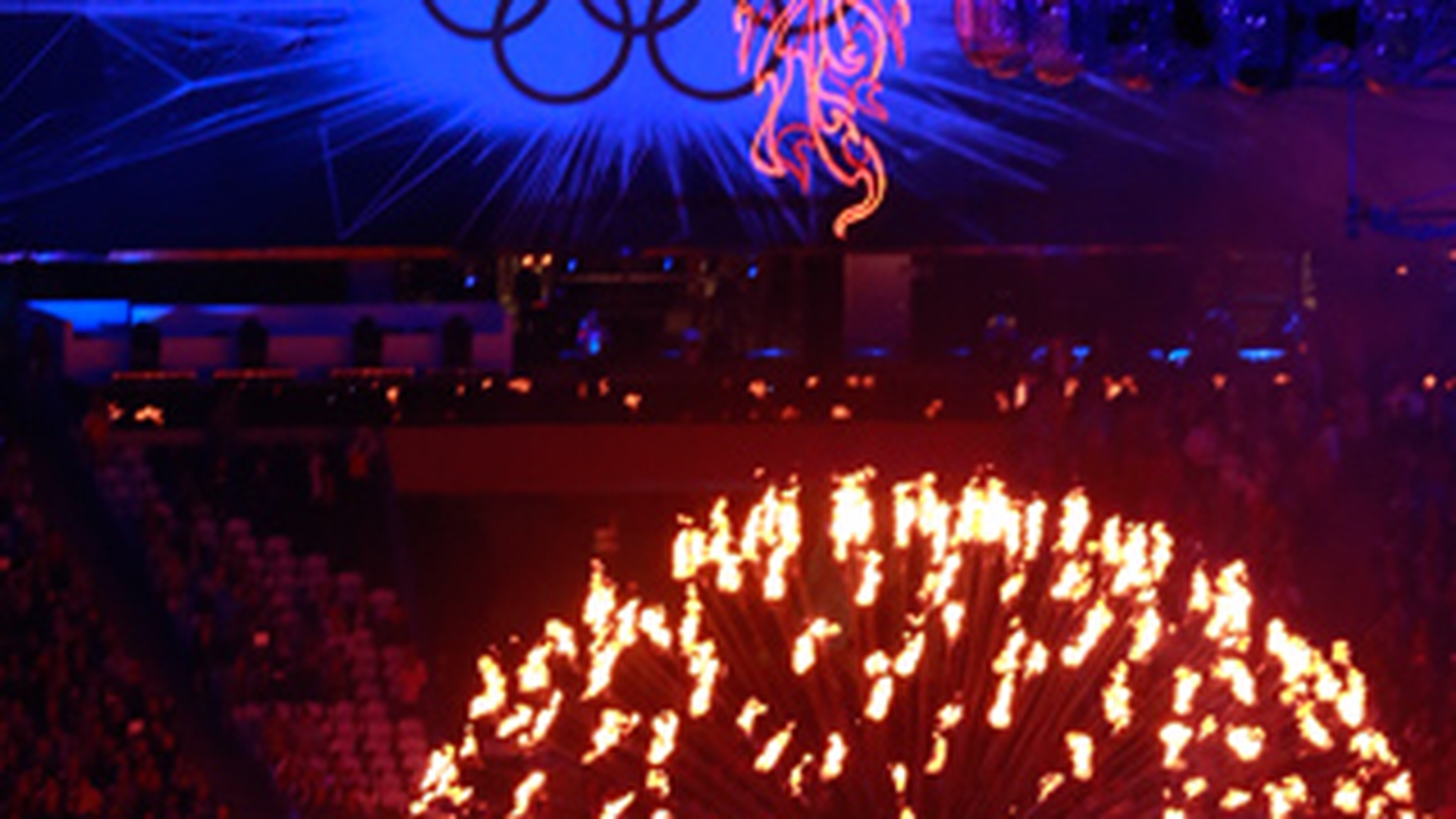 Imagini spectaculoase de la ceremonia de inchidere a Jocurilor Olimpice de la Londra! Ce-au cautat Kate Moss si Naomi Campbell in centrul atentiei?