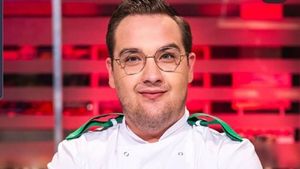 Cât de mult a slăbit Răzvan Babană, după operația de micșorare a stomacului. Treci pe lângă el și nu îl recunoști!