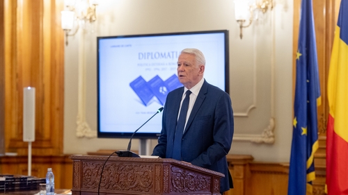 Teodor Meleșcanu, președintele Senatului, și-a lansat cartea: ”Diplomația - Politica externă a României 1992-1996; 2017-2019”