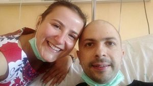 Trebuia să se îmbrace în rochie de mireasă, dar acum este nevoită să poarte costum de văduvă! Iubita lui Florin Răcoare, tânărul care a murit de leucemie chiar înainte de nuntă, mesaj sfâşietor: „Cu adâncă durere în suflet...”
