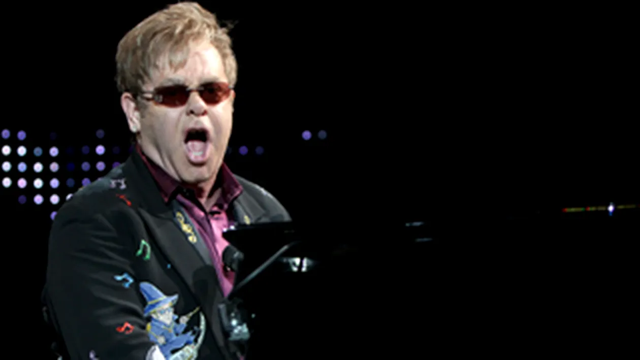 Fratele lui Elton John traieste intr-o cocioaba