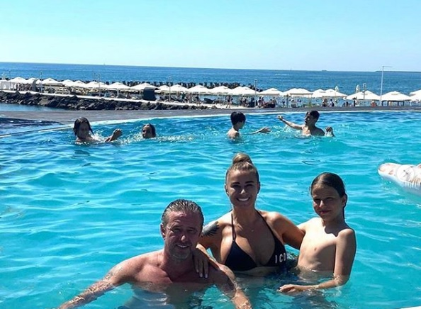 O arde pe „sărăcie”! Câți lei pe noapte a dat Anamaria Prodan la hotelul în care se află acum cazată în stațiunea Venus