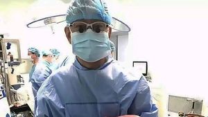 Dumnezeule! Ce au scos medicii din stomacul unui barbat care suferea de constipatie de ani buni