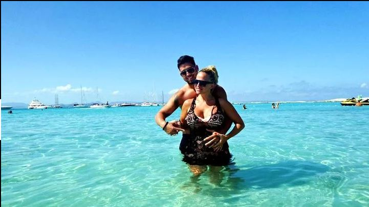Anda, alături de soțul ei, într-o vacanță de vis