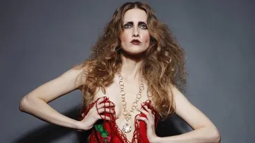 Sterge pe jos cu vedetele, dar ea le comite cel mai grav! Trei gafe monumentale ale Iuliei Albu care o desfiinteaza