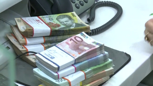 ROBOR la 3 şi 6 luni îşi continuă scăderea, valoarea celui la 9 şi 12 luni stagnează