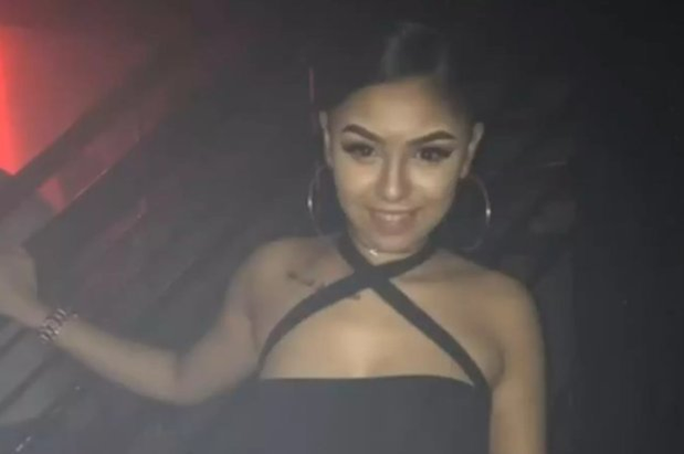 La doar 17 ani, Karina a fost înjunghiată în fața blocului! Detalii despre crima care a îngrozit întreaga țară