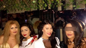 Şi-a arătat noul dressing la o întâlnire cu fetele! Sexy ”Tiribomba” loveşte decisiv: a apărut cu acarete de 25.000 E