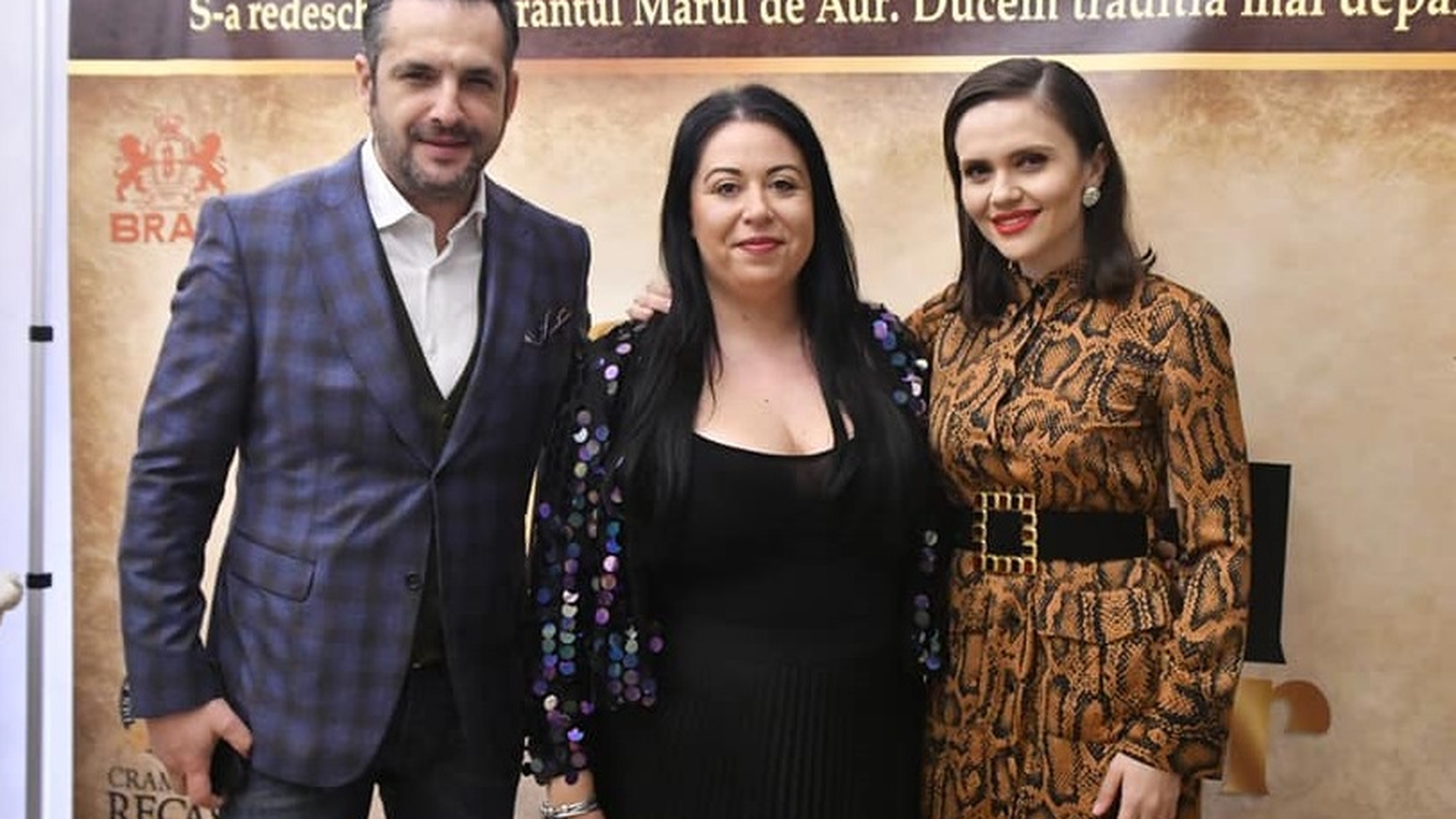 Oana Roman “și-a sculptat” fața! S-a filmat în timpul procedurii estetice