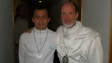 Unul dintre cei mai in voga cantareti de la noi, racolat de cea mai misterioasa si obscura secta din Romania!