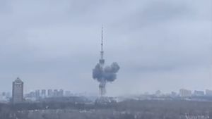 Alertă! Rachete rusești au lovit turnul TV din Kiev. Transmisia a fost întreruptă