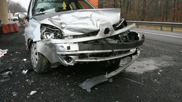 Un tanar care venea de la discoteca a murit intr-un accident de masina! Soferul era beat si avea piciorul in gips!