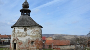Cea mai veche biserică din România, locul unde se petrece un fenomen bizar! Lumina stranie care se vede de la fereastra ei