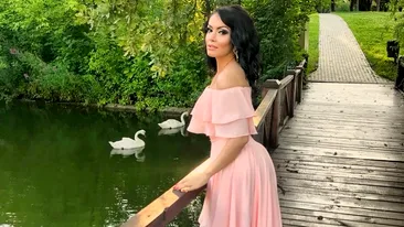 Andreea Mantea, poză HOT, după ce a părăsit România! Poartă un costum de baie provocator și e plină de ulei