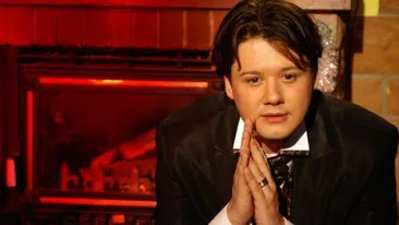 Fuego in lacrimi, la Pitesti! O fetita l-a facut sa planga cand a urcat langa el pe scena