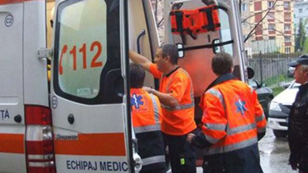 INCREDIBIL! O tanara s-a aruncat de la etajul al zecelea al unui bloc turn din Botosani