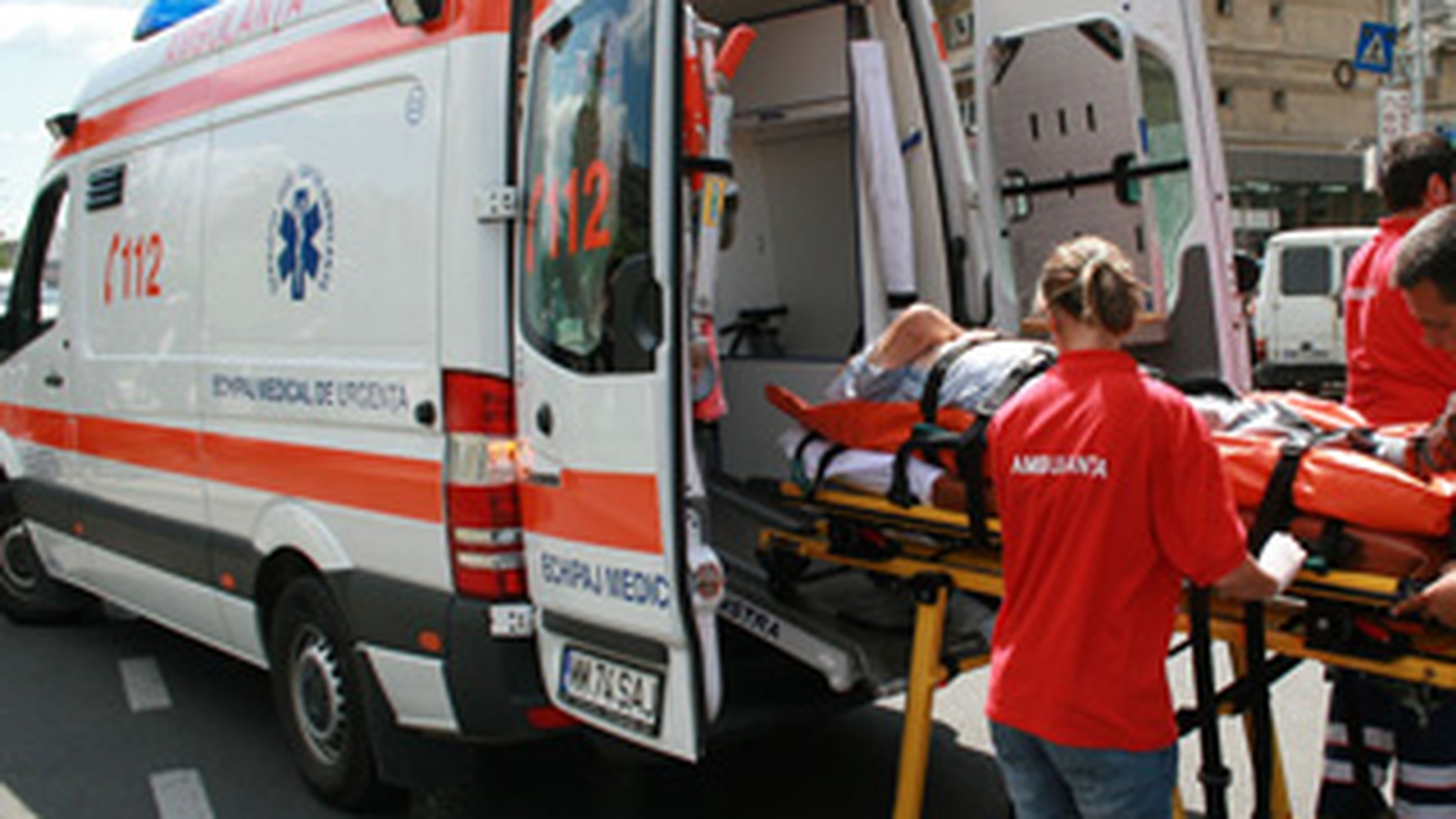 Fiul primarului din Chiajna a spulberat un taxi, in localitatea rosu! Trei victime au ajuns la spital!