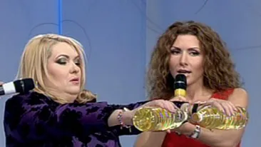VIDEO Carmen Bruma a invatat-o pe Viorica din Clejani cum sa se mentina in forma! In loc de gantere a folosit sticle de ulei! Vezi ce a iesit!