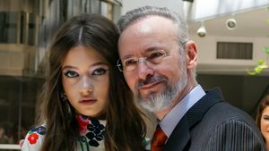 Mikaela Albu are iubit! Cine este tânărul cu care fiica Iuliei și a lui Mihai Albu vorbește la cei 17 ani ai săi