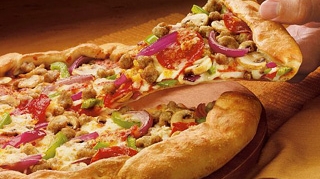 Pizza, shaorma sau apa minerala scapa de taxa pe fast food