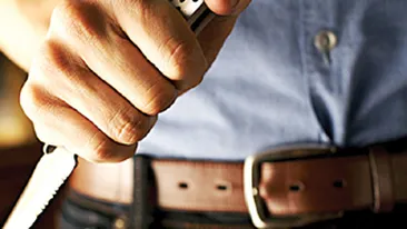 Un magazin de bijuterii din Vaslui a fost jefuit de un barbat care a amenintat cu cutitul o vanzatoare!