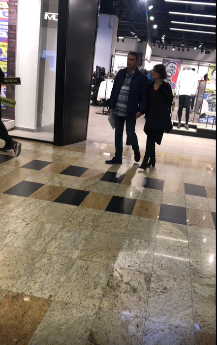 Lucian Mîndruță și soția, o plimbare prin mall