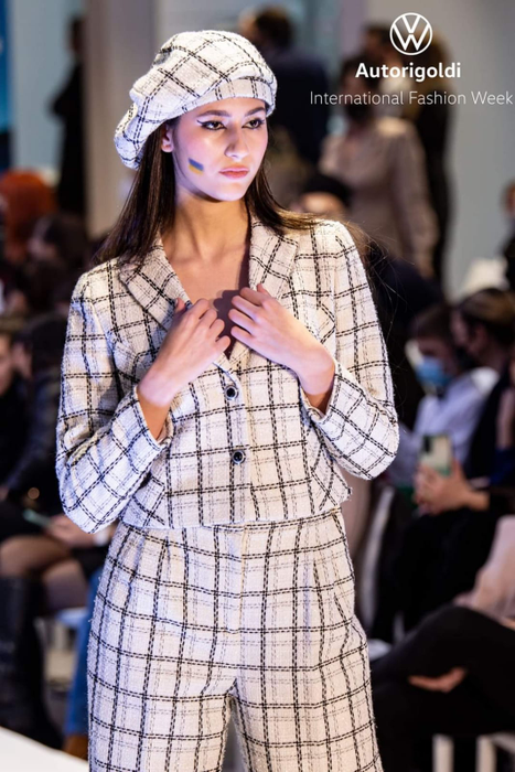 Raisandra, solidară cu poporul ucrainean la “Milano Fashion Week”. Gestul de suflet pe care l-a făcut pe scenă, în timpul defilărilor și reprezentațiilor | FOTO + VIDEO
