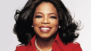 V-aţi întrebat vreodată cum arată o zi din viaţa lui Oprah? Imagini senzaţionale cu miliardara, în cele mai casnice ipostaze!