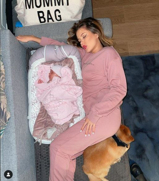 Emily Burghelea, transformare spectaculoasă în doar 5 săptămâni de când a devenit mămică