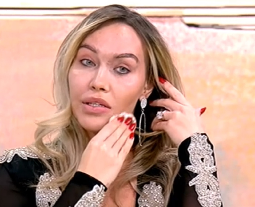 Raluca Podea s-a demachiat în direct! Cum arată blondina fără niciun strop de machiaj