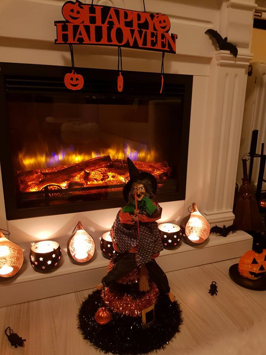 Cum şi-a decorat Minodora casa de Halloween! Imagini de vis