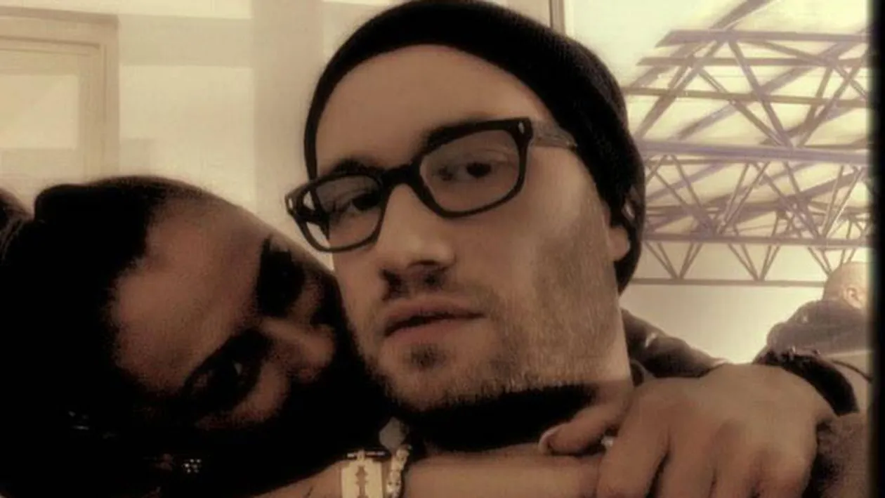 Ce a patit Mihai Bendeac cand vorbea la telefon. O babuta s-a apropiat de el si....ce i-a spus la enervat la culme!