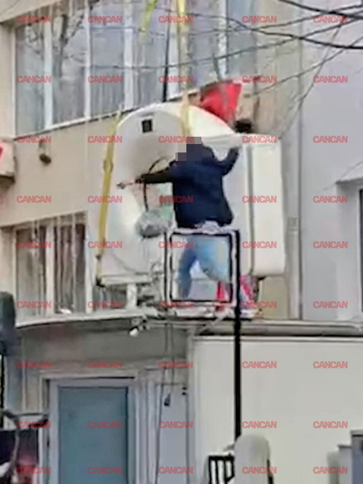 Clinica de lux a Oanei Zăvoranu, demolată bucată cu bucată! Aparatele de milioane au fost ridicate în urma executării