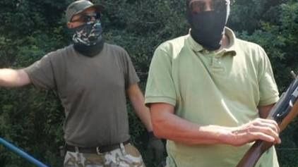AŞA arată fără cagule „traficanţii“ de arme săltaţi de DIICOT, după reportajul Sky News