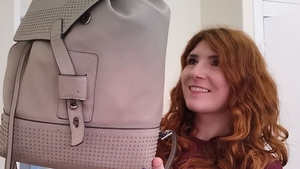 Trucul genial inventat de această tânără. Cum pot evita pasagerii să plătească bani în plus pentru un bagaj de cală în avioanele low-cost