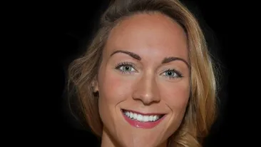 Ea e tânăra de 27 de ani care a vizitat toată lumea și a făcut TOP 10 destinații VIDEO