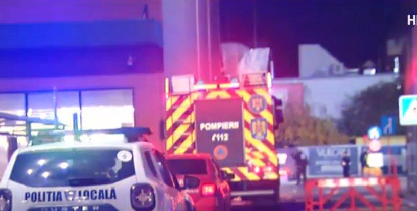 Alertă în sectorul 5! Supermarket evacuat din cauza mirosului puternic de gaze. Pompierii intervin la fața locului