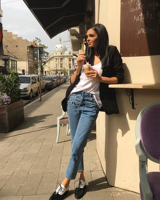 Andreea Mironescu, acuzată de un medic stomatolog că i-a dat țeapă  (Foto: Instagram)