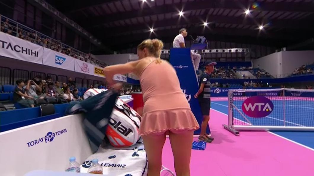 Tenismena Camila Giorgi a jucat la Tokyo cu fundulețul la vedere!