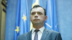 Anunțul făcut de secretarul de stat MAI. Persoanele vârstnice ar putea ieși din case într-un alt interval orar