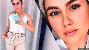 Tânără de 24 de ani, moartă în cadă, după ce s-a electrocutat cu telefonul