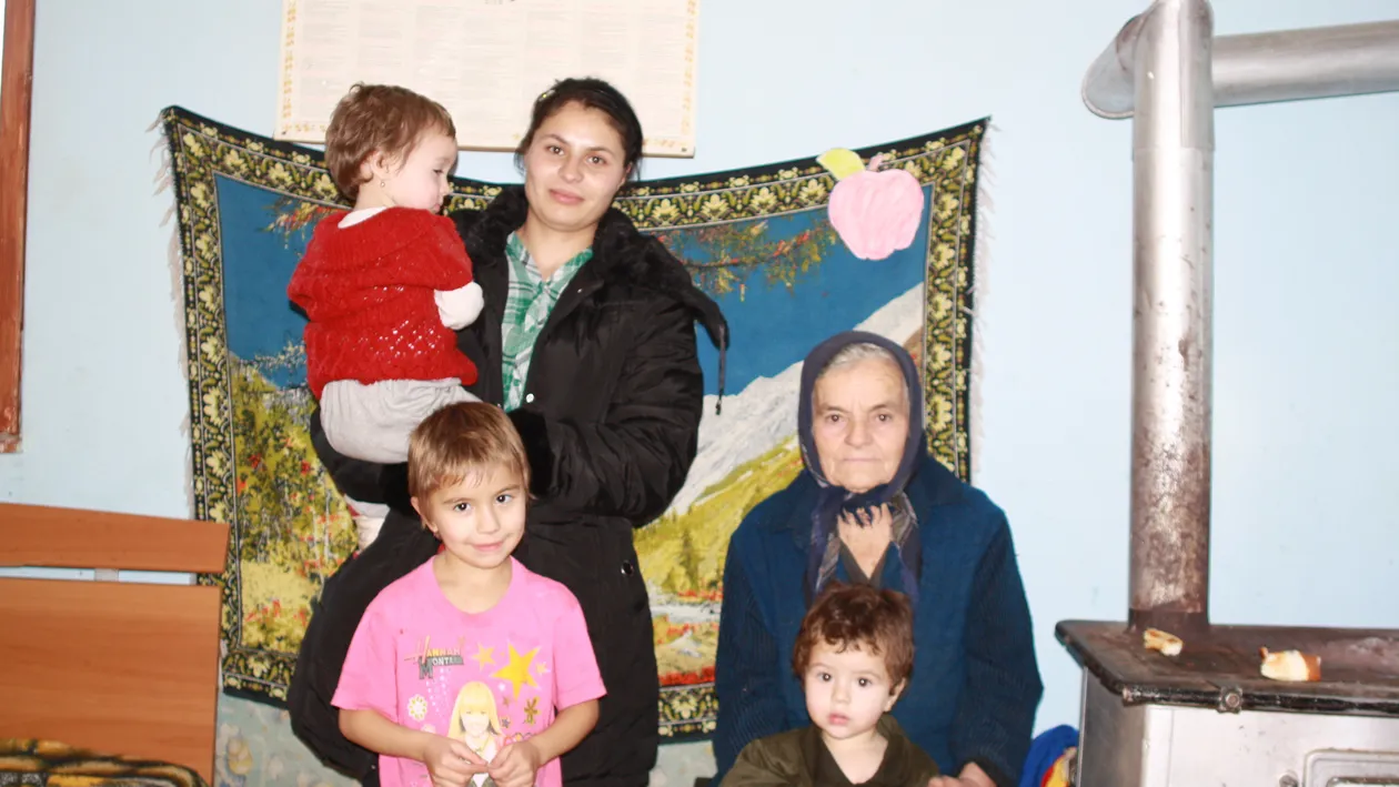 Povestea tulburatoare a unei mame cu 4 copii care este umilita de sotul de care a divortat! Femeia se zbate sa isi salveze fiul!