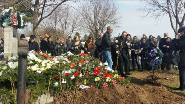 Adrian Hladii a fost înmormântat! Gestul şocant făcut de soţia criminalului la ceremonie