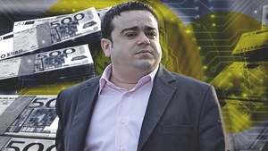 ”Regele maneliștilor” apelează la inteligența artificială ca să nu mai greșească nimeni buzunarul! Adrian Minune a digitalizat dedicațiile