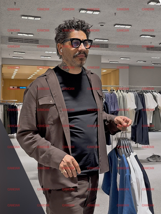 Connect-R face shopping în Zara