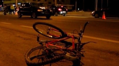 Un biciclist a murit după ce i-a explodat o roată