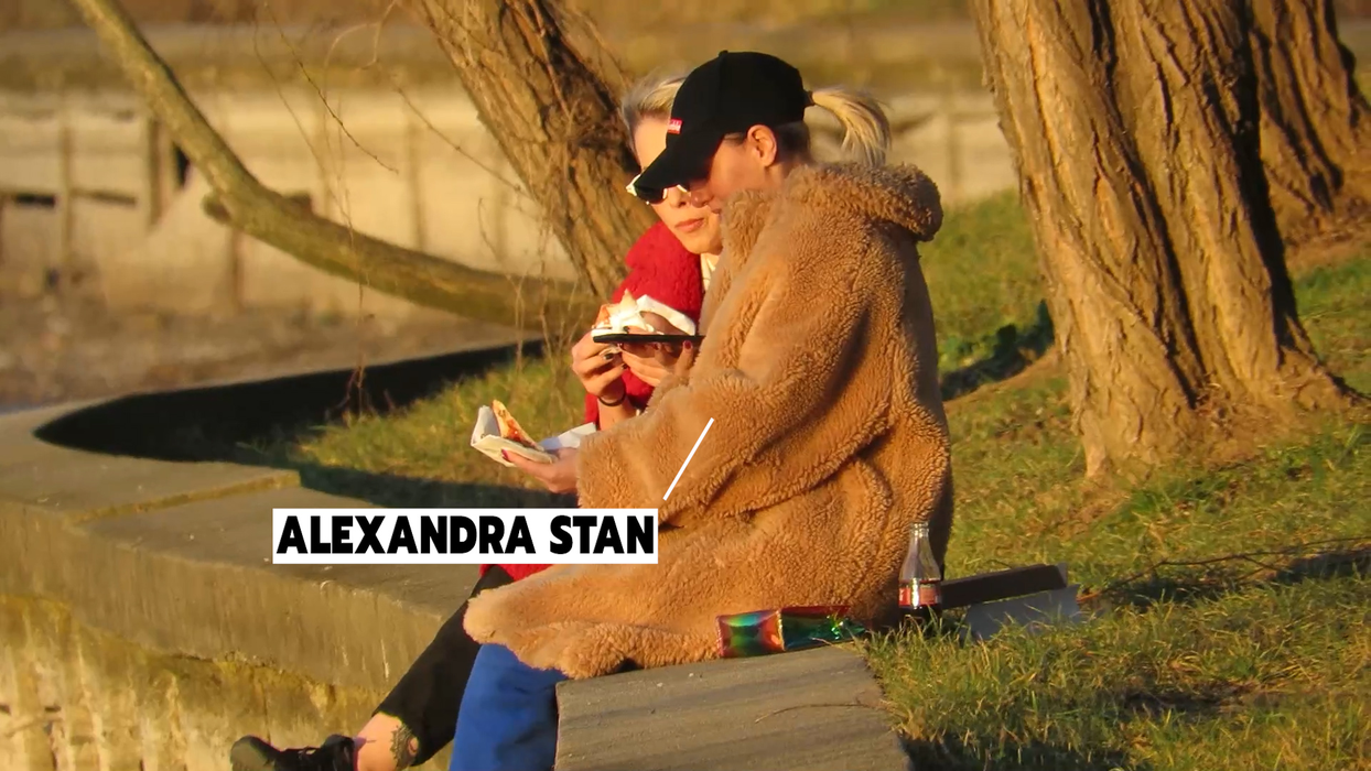 Alexandra Stan și-a fotografiat mâncarea înainte de degustare