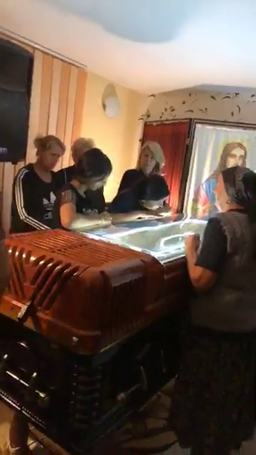Imaginile durerii. Victima lui Mario Iorgulescu, condusă cu lăutari pe ultimul drum