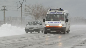 Ambulantele din Vrancea nu pot ajunge la patru femei insarcinate!