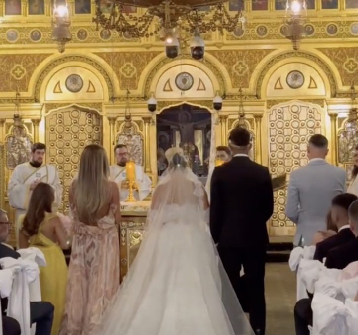 Cum a apărut soția lui Mirel Rădoi la nunta lui Florinel Coman cu Ioana Timofeciuc. O vezi rar, dar prezența ei e de milioane!